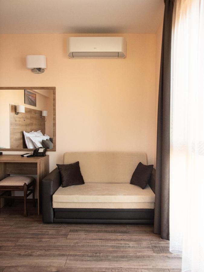 Hotel Vanilla, Varna - Free Parking エクステリア 写真