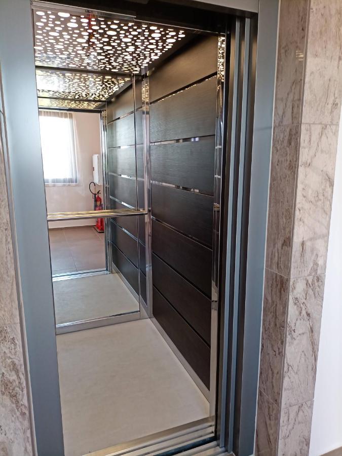 Hotel Vanilla, Varna - Free Parking エクステリア 写真